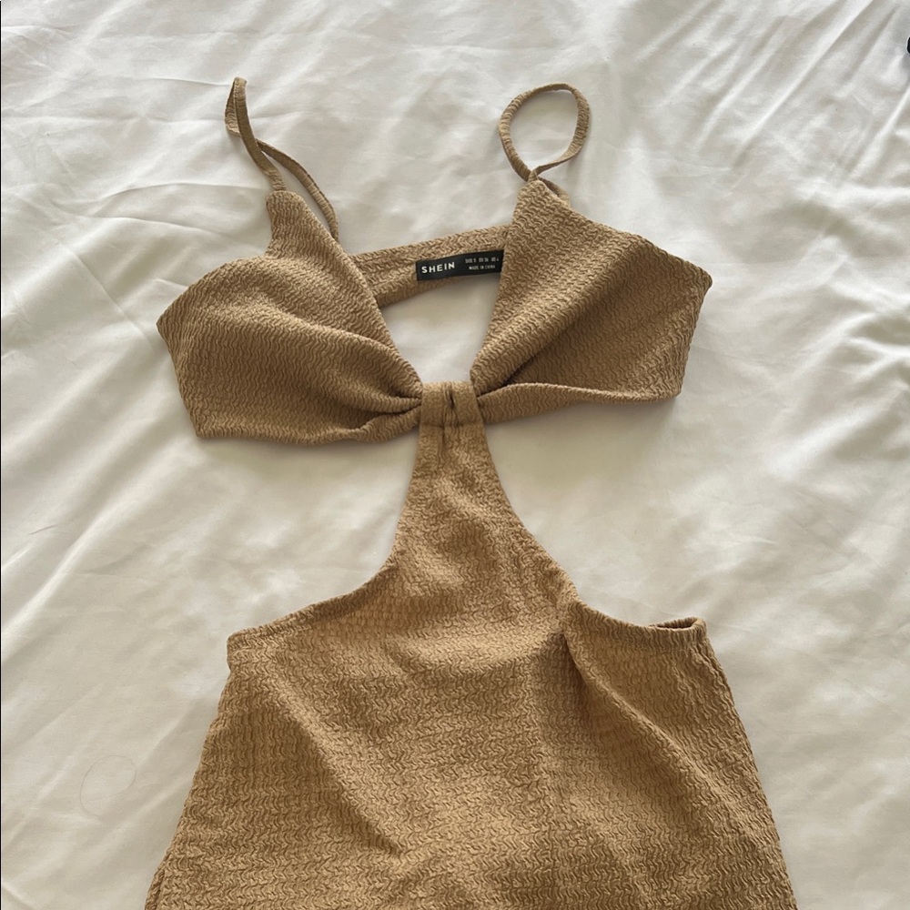 SHEIN Cutout Solid Split Hem Dress